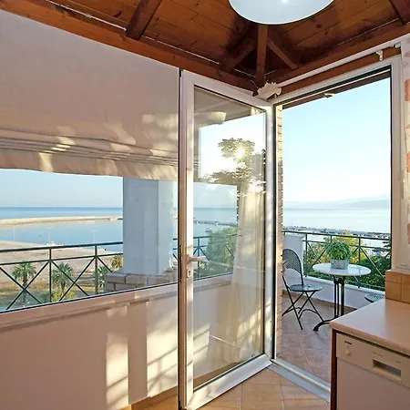 A View From The Attic Window. Kyparissia, Messinia Apartment Exterior photo
