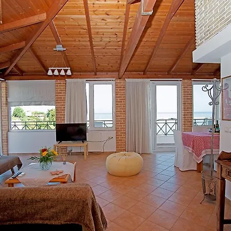 A View From The Attic Window. Kyparissia, Messinia Apartment Exterior photo