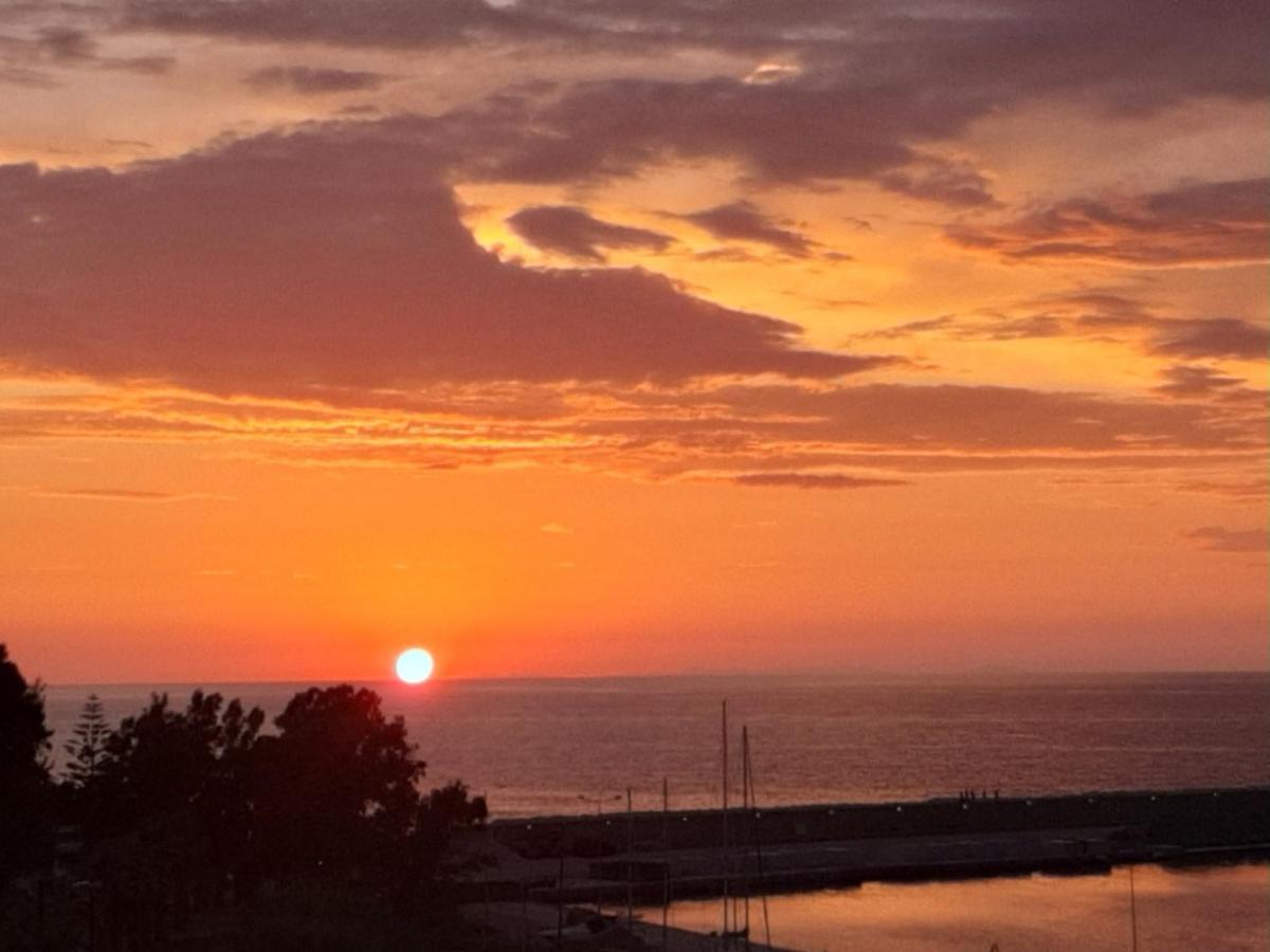 A View From The Attic Window. Kyparissia, Messinia Apartment